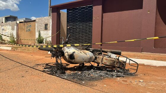 moto incendiada
