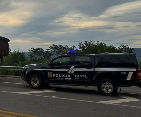 CARRO POLICIA CIVIL ESTRADA.jpg