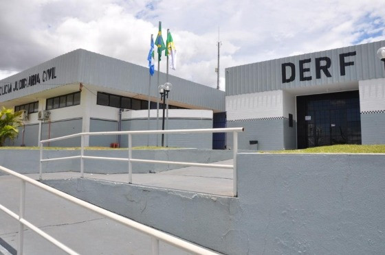 DERF POLICI CIVIL.jpg