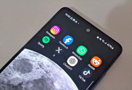 Redes Sociais Instagram Facebook Chat GPT