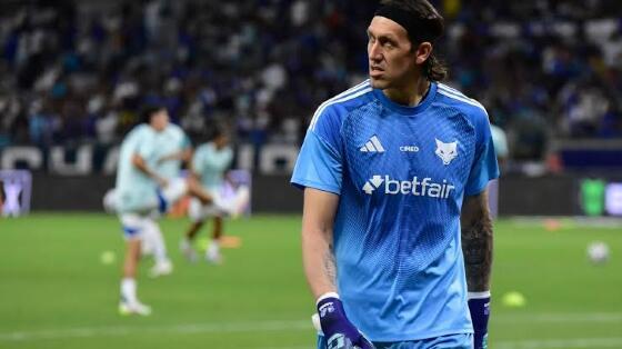 Goleiro Cássio 