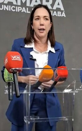 MAYSA LEÃO 