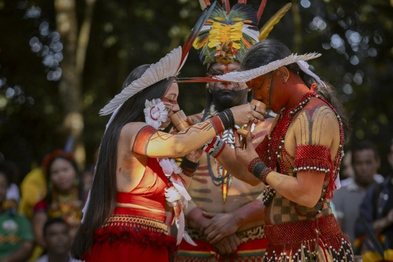 FOTO CASAMENTO INDIGENA ISIS MEDEIROS.jpg