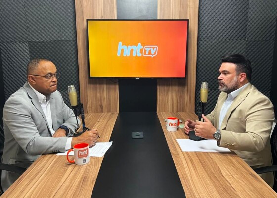 O diretor de Jornalismo do HNT, Kleber Lima, entrevista o jornalista e presidente do LIDE Mato Grosso, Igor Taques