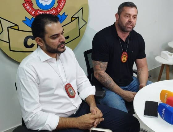 Delegado Bruno Abreu (camisa preta) afirma que suspeito escolhia vítimas indefesas