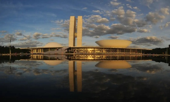 Congresso Nacional em Brasília, sedes da Câmara dos Deputados e Senado Federal.
