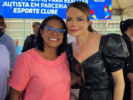 À esquerda a deputada federal Gisela Simona e à direita a primeira-dama de Mato Grosso, Virginia Mendes