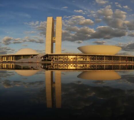 Congresso Nacional em Brasília, sedes da Câmara dos Deputados e Senado Federal.
