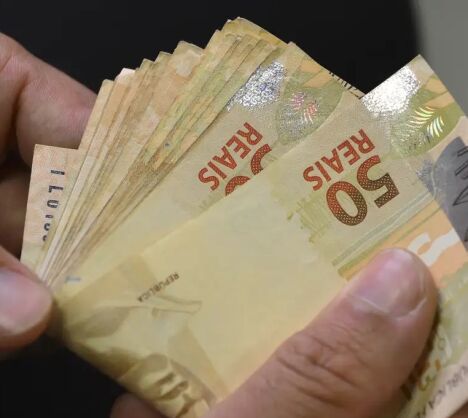 Cédulas de R$ 50, moeda brasileira.