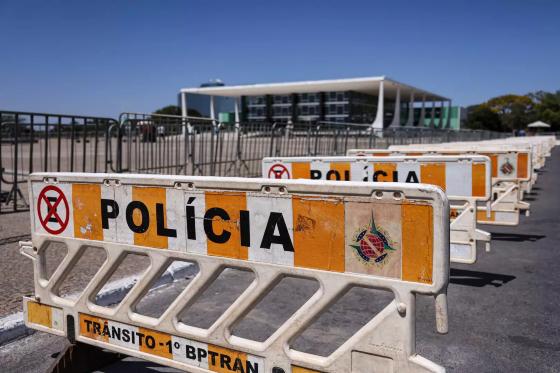 POLICIAMENTO TRES PODERES