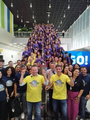 ALUNOS EMBARCANDO MT NO MUNDO 12 09 2025.jpg