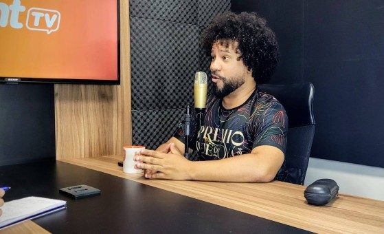 Jeferson Bertolotti, idealizador do Prêmio Jejé de Oyá no podcast HNT TV Entrevista