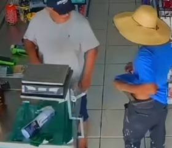 HOMEM FUTANDO MERCADO EM SINOP 17 09.jpg