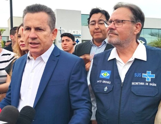 O governador Mauro Mendes (União Brasil) e o secretário de Estado de Saúde, Gilberto Figueiredo