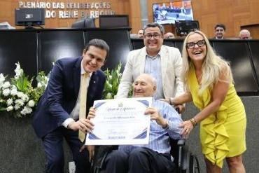 https://cdn.hnt.com.br/storage/webdisco/2025/09/23/370x278/65d93cdecd66f52803d66c20d5791a15-hnt-com-br.jpg
