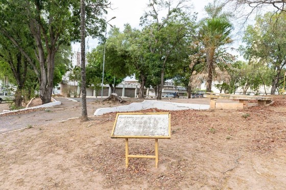 PRAÇA QUILOMBO.jpg