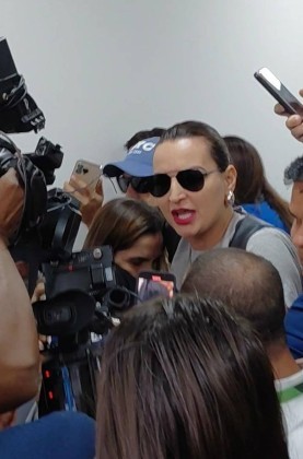 Aline Valando Kounz é esposa do policial militar Raylton Mourão, preso pelo assassinato da personal trainer Rozeli da Costa Nunes