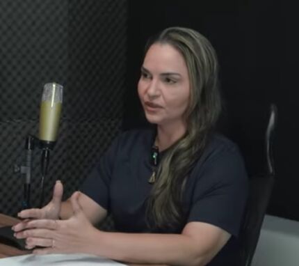 A vice-prefeita de Cuiabá, Coronel Vânia Rosa (Novo), no podcast HNT TV Entrevista.