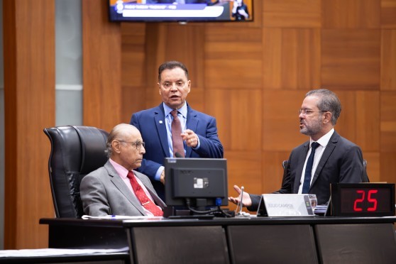 O vice-presidente da Assembleia Legislativa (ALMT), Júlio Campos (União Brasil); o deputado estadual Eduardo Botelho (União Braisl); e o presidente do PP em MT e deputado estadual, Paulo Araújo.