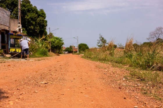 ESTRADA DE BARRO.jpg