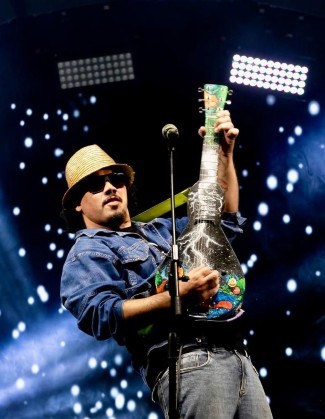 BILLY ESPINDOLA E VIOLA DE COCHO.jpeg