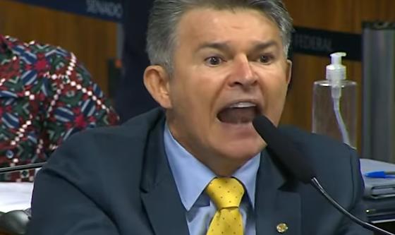 José Medeiros bate boca advogada