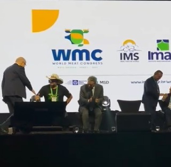 Pivetta e Wellington evitam cumprimento durante evento em Cuiabá