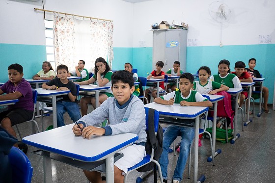 ALUNOS ESCOLA MUNICIPAL CUIABÁ.jpg