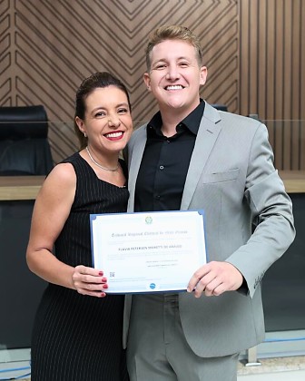 FLAVIA MORETTI E O FILHO RAFAEL OURIVES.jpg