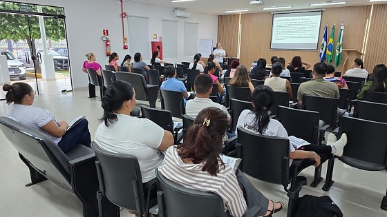 PROFISSIONAIS DE VACINAÇÃO TREINAMENTO LUCAS DO RIO VERDE.jpg