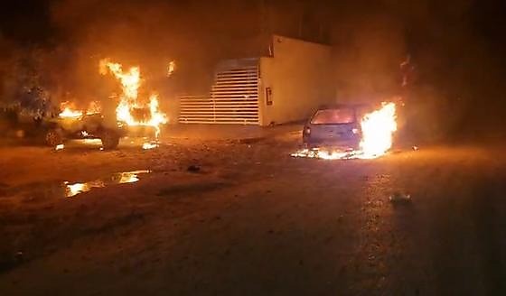 CARROS INCENDIADOS CACÉRES.jpg
