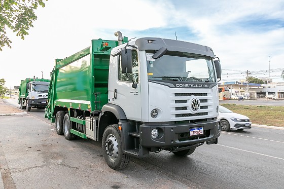CAMINHÃO DE LIXO PREFEITURA MUNICIPAL.jpg