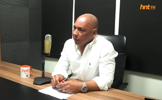 O deputado estadual Juca do Guaraná no podcast HNT TV Entrevista.