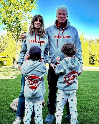 Richard Gere esposa e filhos.jpg