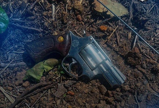 ARMA APREENDIDA EM CONFRONTO.jpg