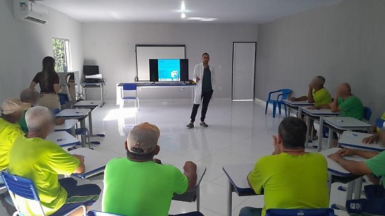 REEDUCANDOS EM TREINAMENTO .jpg