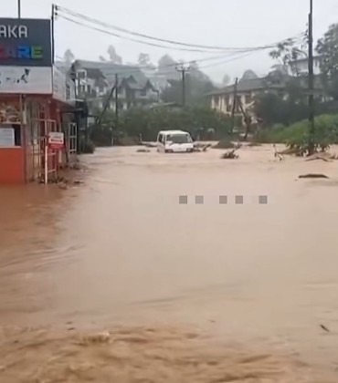 Ciclone deixa 120 mortos e 130 desaparecidos no Sri Lanka