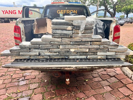 Ação integrada do Gefron e da Rotam interceptou carreta na BR-070