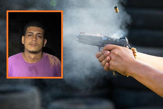 Dois homens em uma moto efetuaram vários disparos e fugiram após a ação.