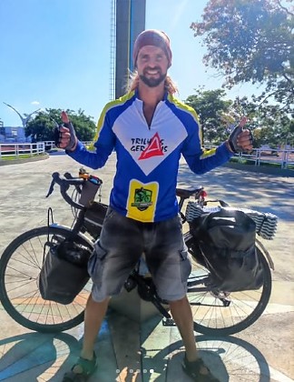 O HNT TV Entrevista conversou com Sérgio Buzo, ciclista natural da Bielorrússia que chegou a Mato Grosso após percorrer 26 estados brasileiros de bicicleta.