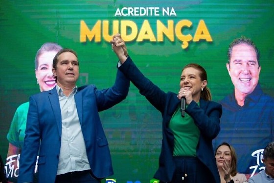 Tião e Flávia durante a campanha que teve como slogan: 