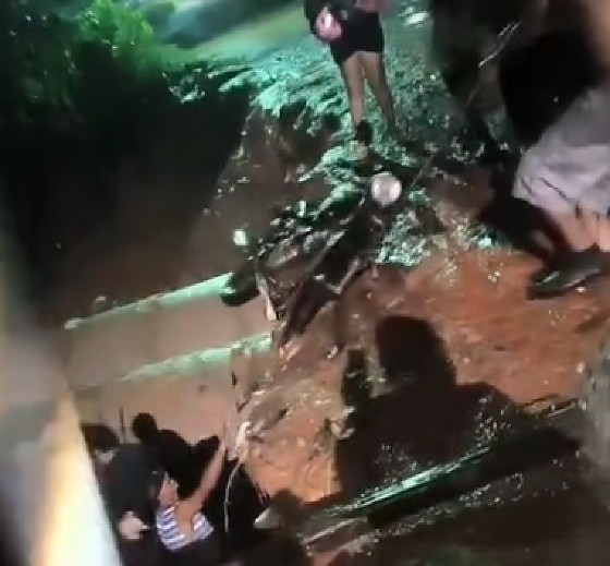 Motociclista morre ao ser arrastado