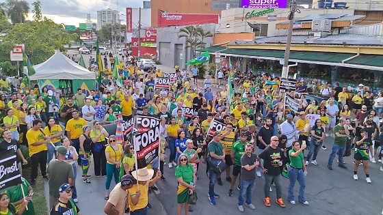 Ato político 'Acorda, Brasil!', na Praça do Choppão, em Cuiabá. 