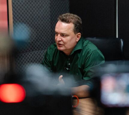 O presidente da Assembleia Legislativa (ALMT), Max Russi (PSB), no HNT TV Entrevista.