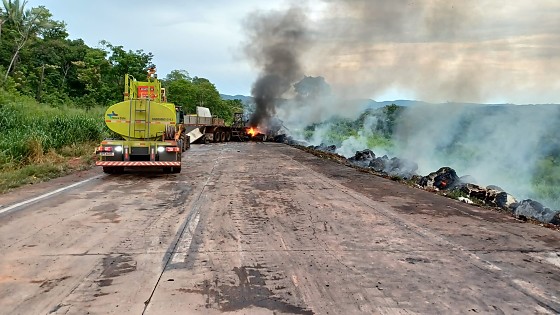 acidente carga queimada br 364