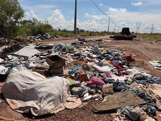 lixo contorno leste.jpeg