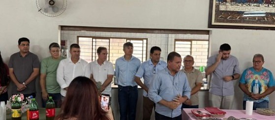 Kalil, Tião, Zé Medeiros e Wanderley aparecem lado a lado em missa em VG