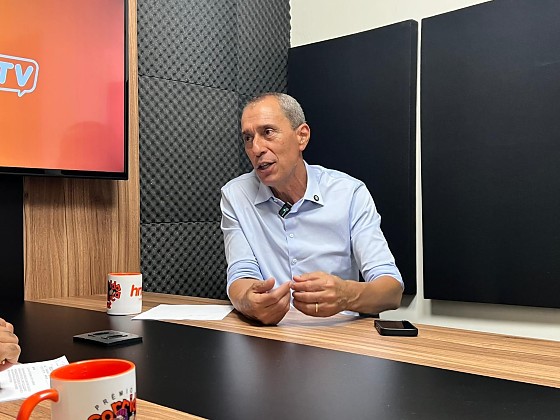 O prefeito de Lucas do Rio Verde, Miguel Vaz (Republicanos), no podcast HNT TV Entrevista. 