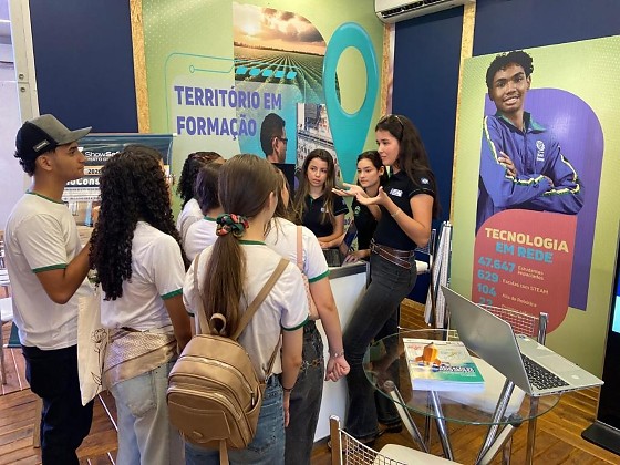FARM SHOW LUCAS DO RIO VERDE ALUNOS SEDUC.jpeg