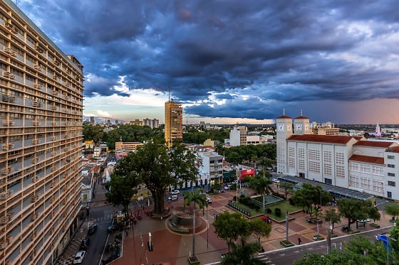 PRAÇA ALENCASTRO TEMPO RUIM.jpeg